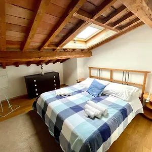  Appartamento Luminosa Mansarda Vicino Al Porto